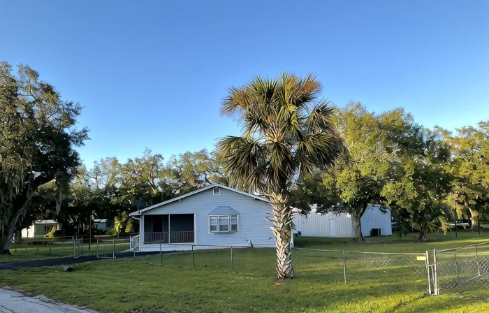 Green Acres! - Spacious secure home with ample boat parking for fishing & fun!