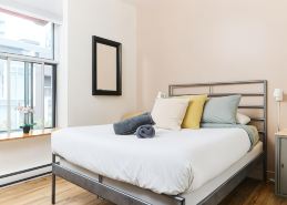 Auberge Saintlo Montréal Hostel