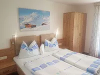 Hotelpension Oberauer Wagrain - parking