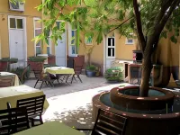Antikhan Hotel - 2-Star