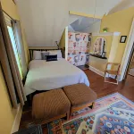 Art and Lodging - Homestays