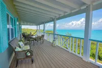 Stunning Ocean Views, First-Class Accommodation - with Pool, Deck & Solar - Homestay