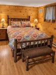 Adirondack Pine Frame - Ski/Cozy/Mountain Retreat - Chalets