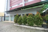 RedDoorz @ Jalan Krakatau Medan Hotels in Tegal Rejo