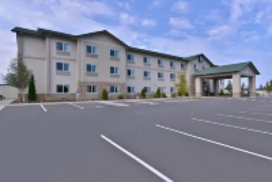 Quality Inn & Suites Sequim at Olympic National Park