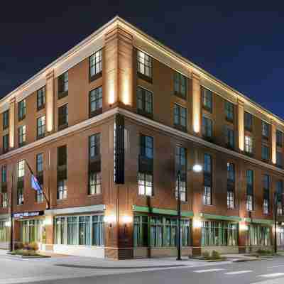 Courtyard Manhattan Aggieville Hotel Exterior