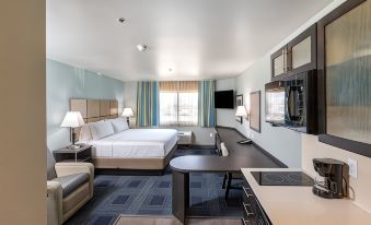 Candlewood Suites Ontario - Convention Center