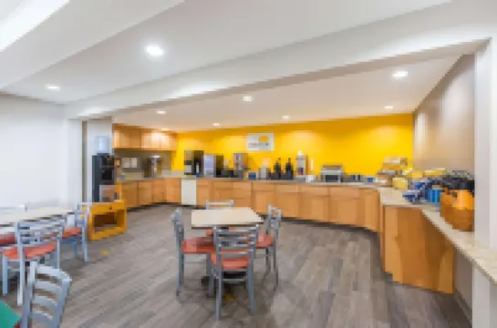 데이즈 인 바이 윈덤 헤이즈