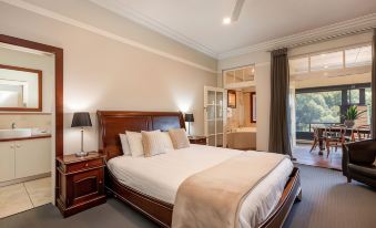 Caves House Hotel