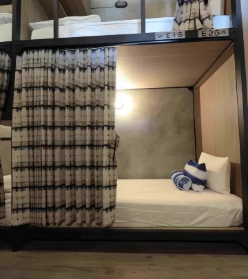 เตียงหอพัก (หญิง)