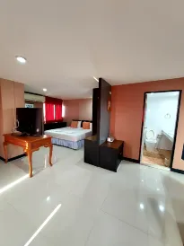 โรงแรม แทรเวลเลอร์อินน์