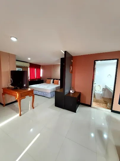 โรงแรม แทรเวลเลอร์อินน์