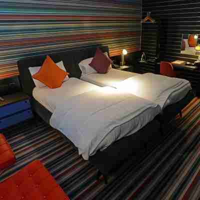 Village Hotel London Watford Rooms