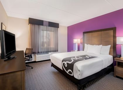 La Quinta Inn & Suites by Wyndham Baltimore BWI Airport