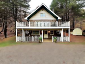 3BDR Home by Torch Lake Sandbar 11931