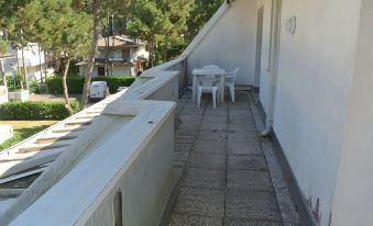Modern Flat in a Quiet Area Near the Beach