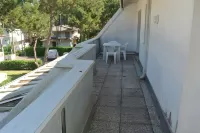 Modern Flat in a Quiet Area Near the Beach
