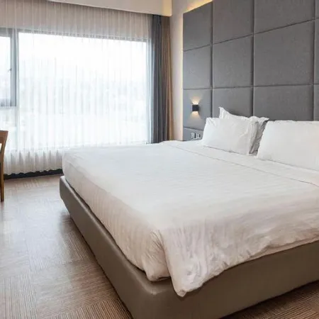 De Lobby Suite Hotel