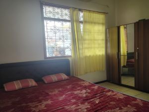 OYO 93979 Gubeng Homestay Syariah