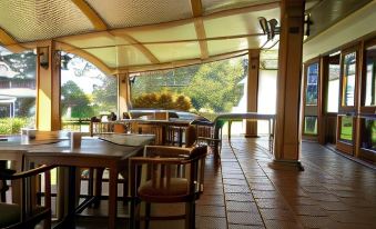 Mkonge Hotel - Housity
