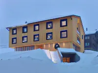 Warth52-W52 Apartments