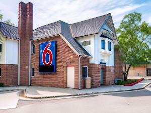 Motel 6 Arlington Heights, IL - Chicago North Central