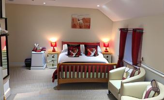 The Village Inn - Housity
