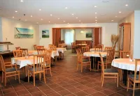 Hotel Rügenschmiede Vis a Vis Hiddensee - breakfast