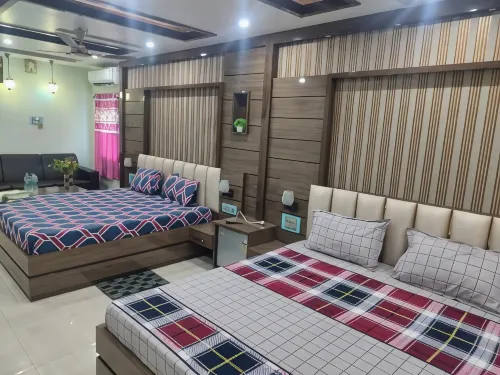 Hotel Ayush International 발라소어 호텔