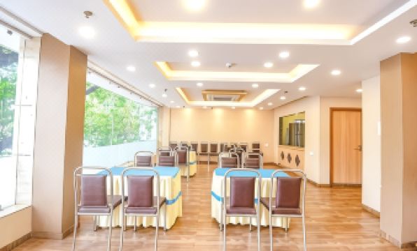 1. FabHotel..