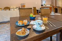 Logis Hotel de La Corniche - breakfast
