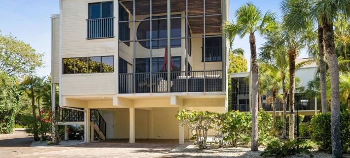 Island Townhouse Steps from the Ocean, Large Lanai, Heated Pool - Summer Avail Hotels in Sanibel
