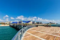 Sunlit Oasis: 1BR APT - Steps to the Beach!