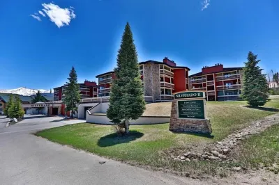 Mountain Condo on Bus Line, Walkable to Downtown.