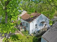 Beachside Bliss: Steps to Beach + Hot Tub 密西根市沙灘附近的飯店