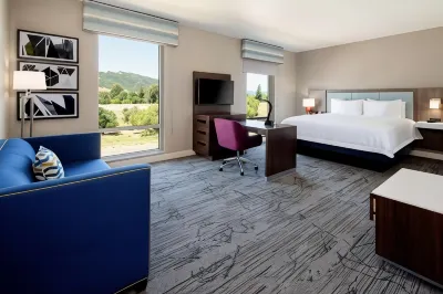 Hampton Inn & Suites - Gilroy, CA Hotels near Target