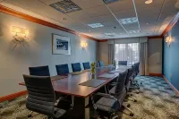 Holiday Inn & Suites Milwaukee Airport Hôtels à : Cudahy