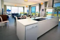 Blue - Beach Front Spectacular Villa Sleeps 10 - 3 Sao