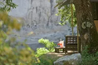 Prehistoric Lodge Hotel a Vallon-Pont-d'Arc