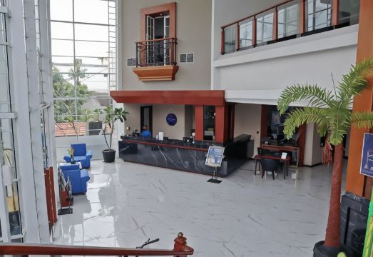 Grand Dafam Surabaya Hotel Overview