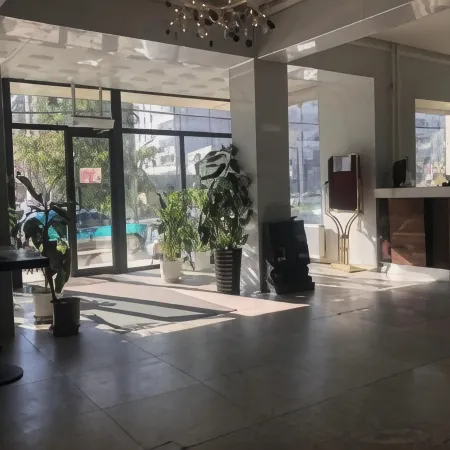 Land Hotel Отели рядом с достопримечательностью «Гандантэгченлин»