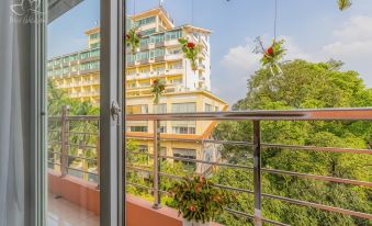 The Lakeview - West Lake Lotus Apartments