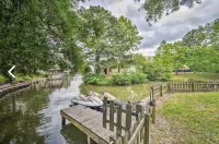 Come and enjoy this 2 bedroom apartment on lake Hamilton ! Sit outside on deck