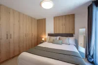 Cheli Apartments Airport by Airstay - parking