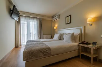 Hotel Avra