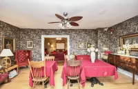 Surfside Inn Hotels in Hubbards