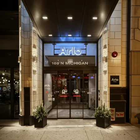 Arlo Chicago