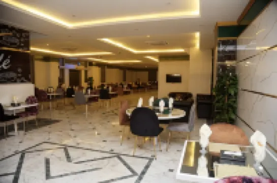 The Rich Hotel and Apartments