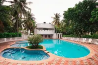 Shelter Beach Resort - Beach
