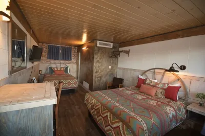 Lariat Motel